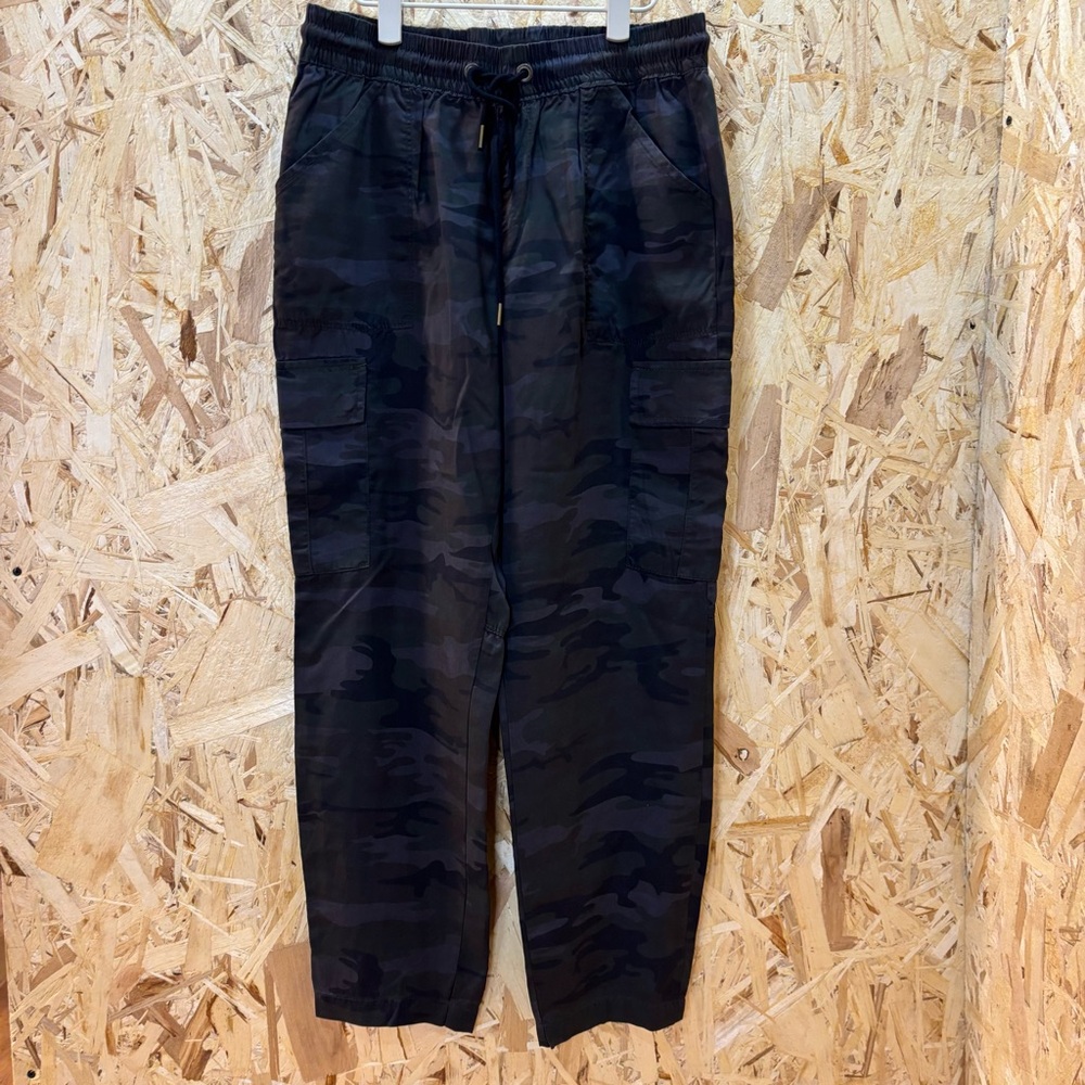 Sanctuary - NWOT - Black Camo Cargo Pants - Size 26 Y2K